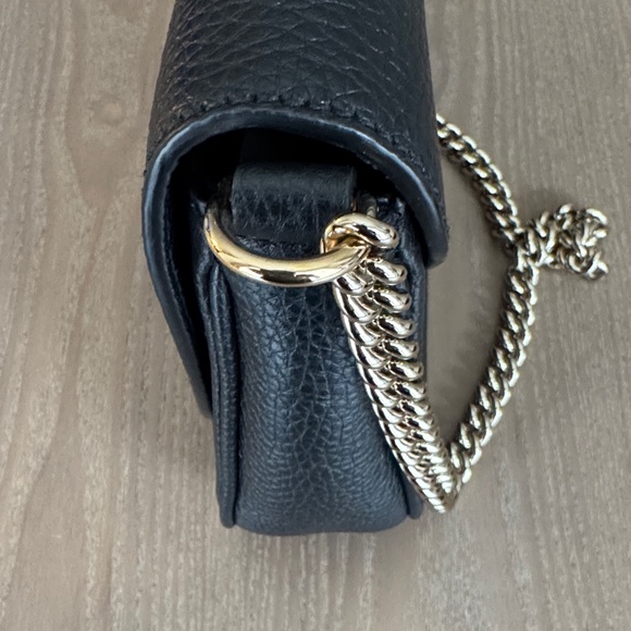 Gucci Pebbled Calfskin Medium Soho Flap Crossbody Black - Picture 10 of 13